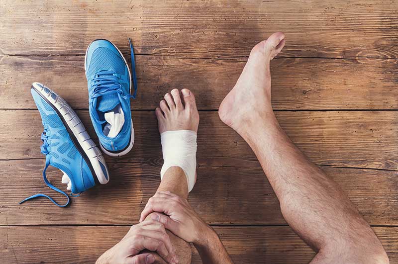 Ankle sprain injury affecting the ligaments of the foot and anklens_img Ankle sprain injury affecting the ligaments of the foot and ankle